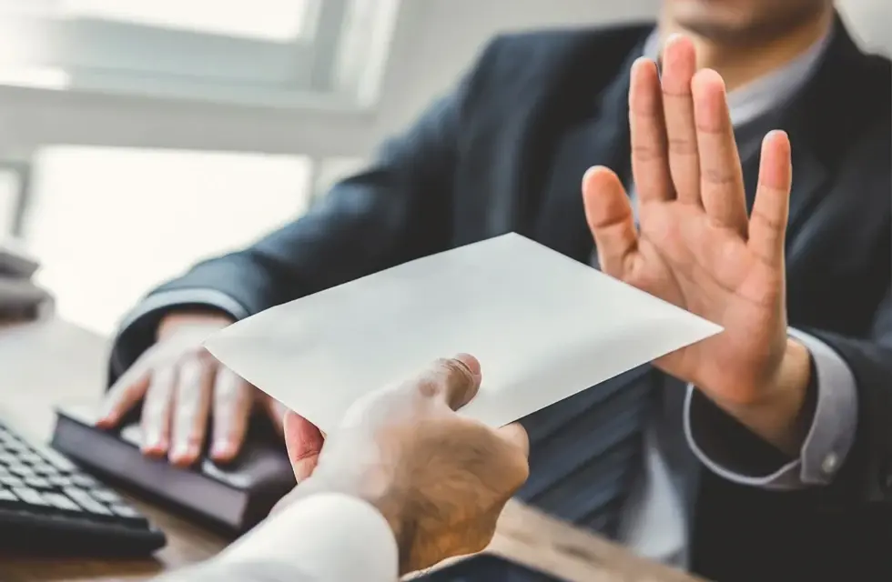 سياسة مكافحة الفساد والرشوة